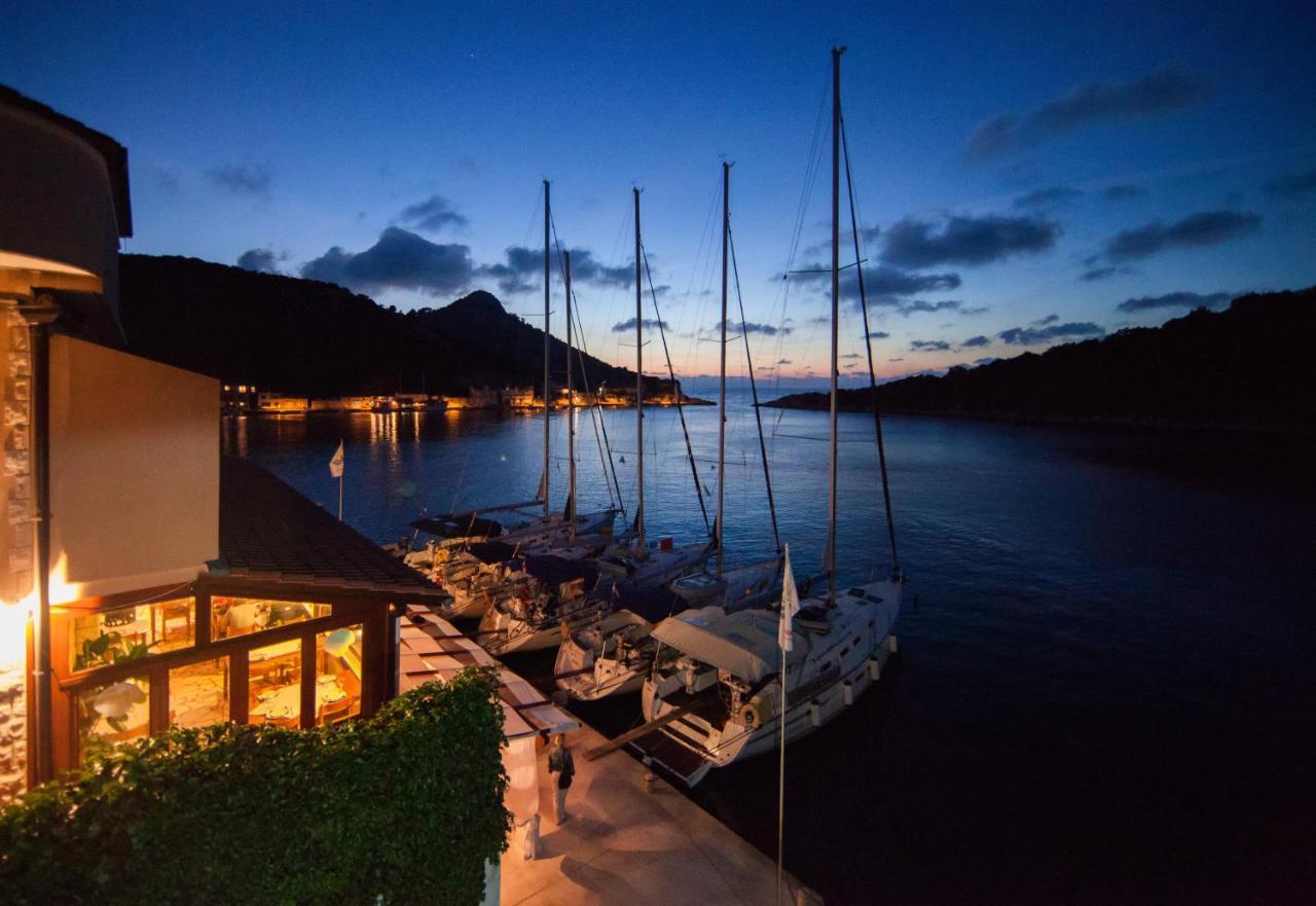 Accommodation Triton Lastovo Exterior photo