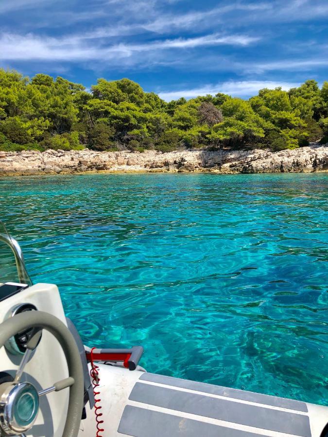 Accommodation Triton Lastovo Exterior photo