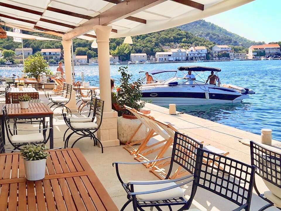 Accommodation Triton Lastovo Exterior photo