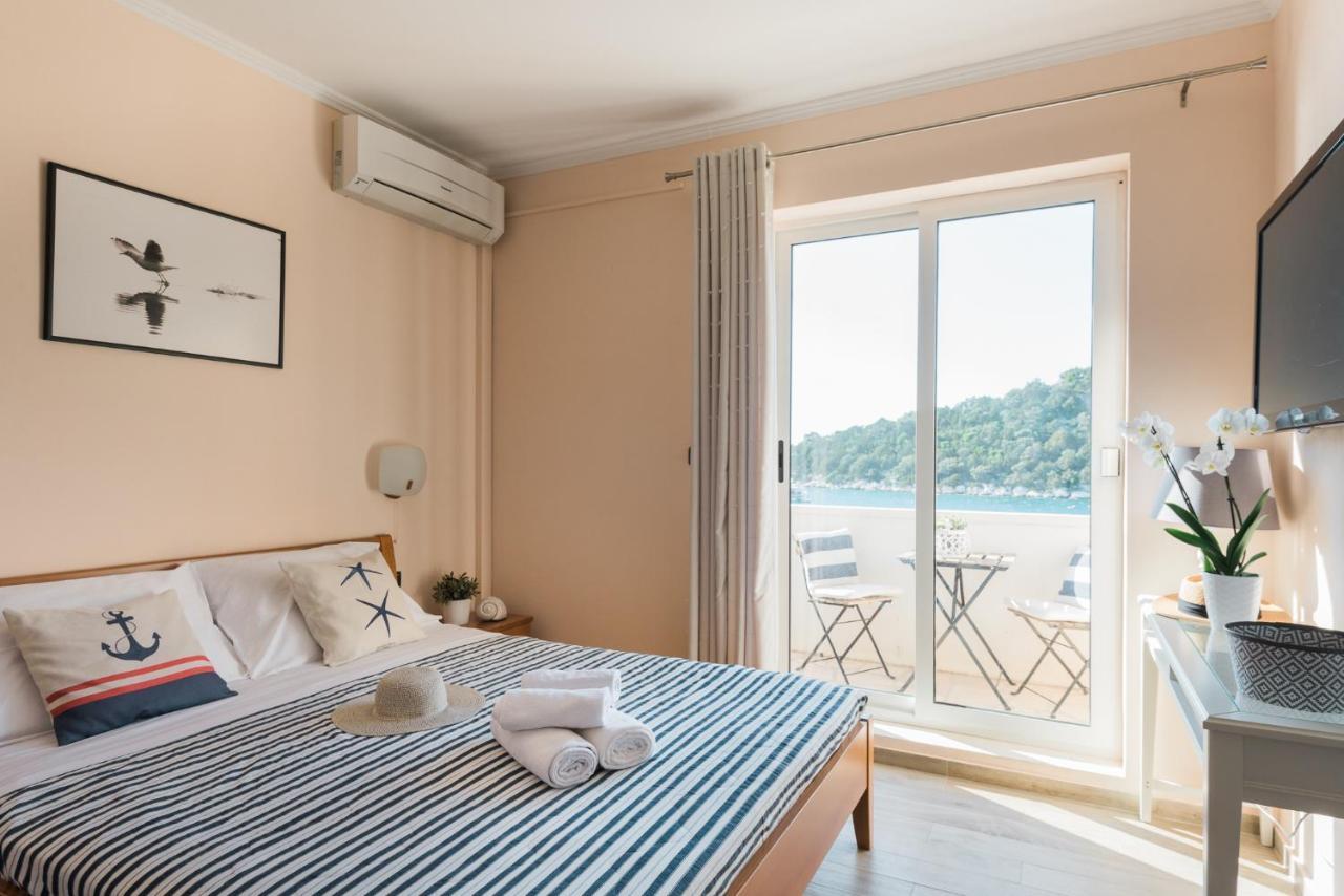 Accommodation Triton Lastovo Exterior photo